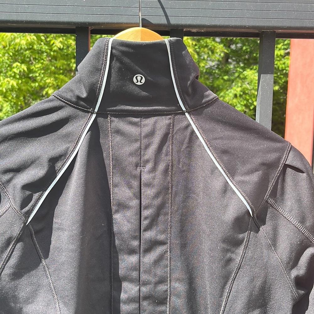 Lululemon Stay on Course Run Jacket - Picture 7 of 8